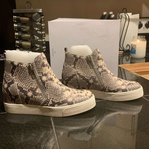 Steve Madden snake skin wedge shoes